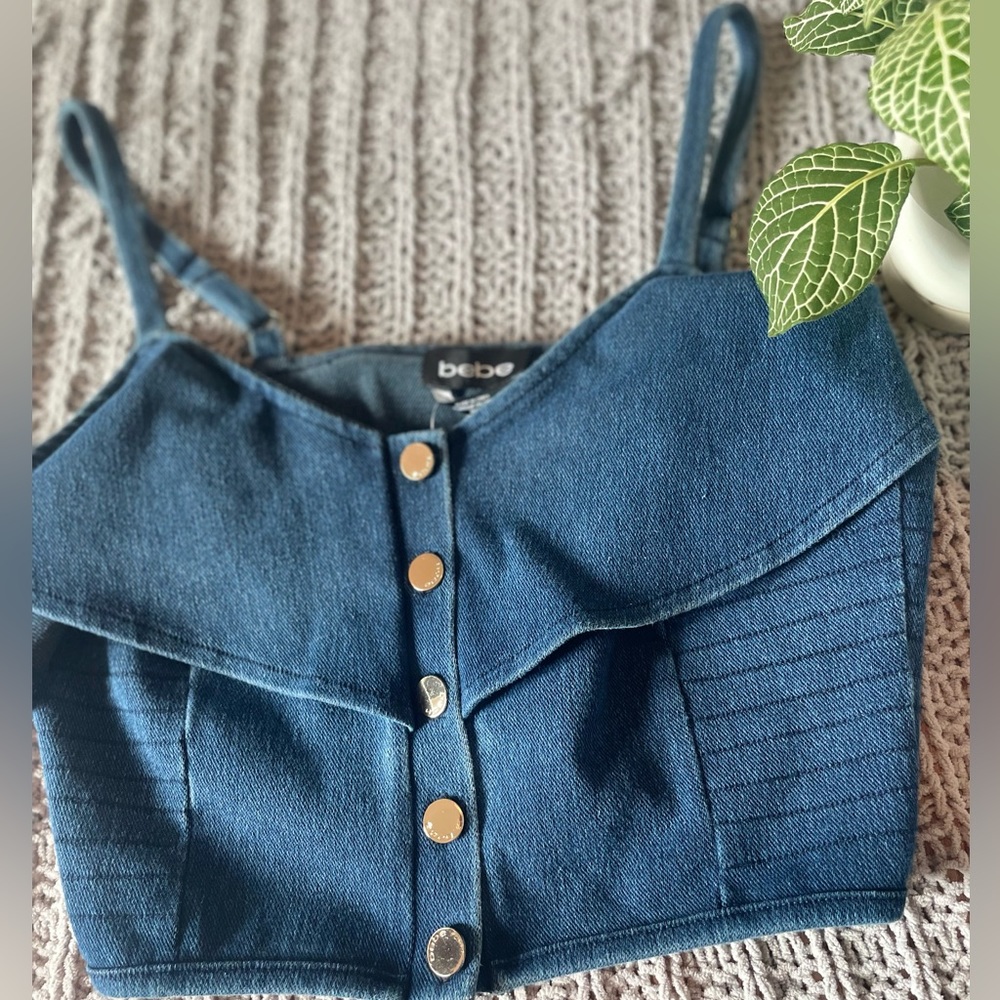 Womens bebe top